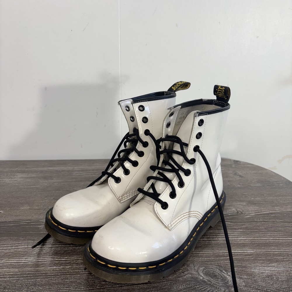 Dr. Martens 1460W Boots Womens Size 7 White Patent Leather Combat Ankle Lace Up